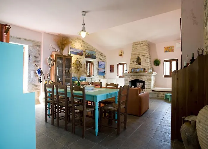 فيلة Benos Tower *