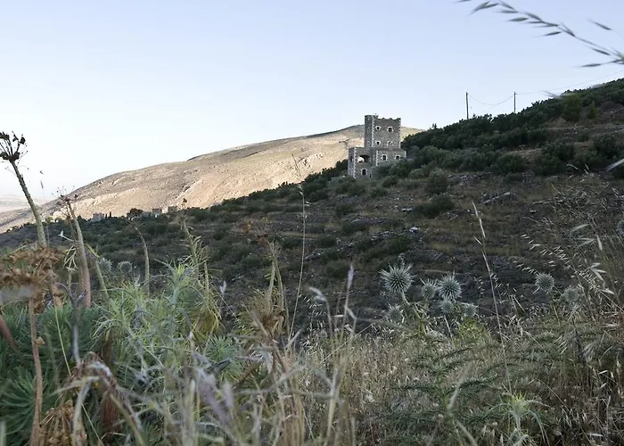 فيلة Benos Tower