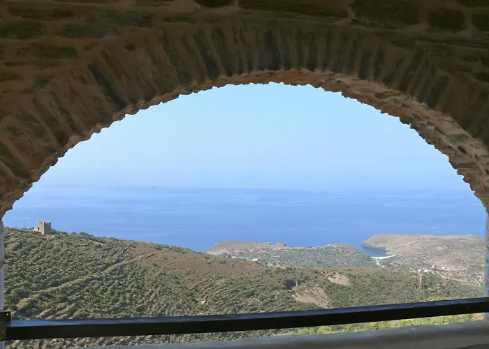 فيلة Benos Tower